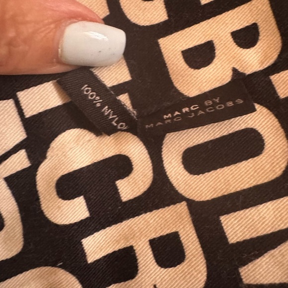 Marc Jacobs Black and Cream Tote Bag - Picture 13 of 13